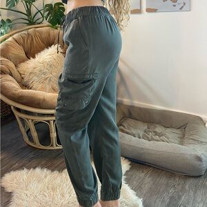 Olive Green Lightweight Hiking Cargo Jogger Pants 100% Tencel Lyocell Size M